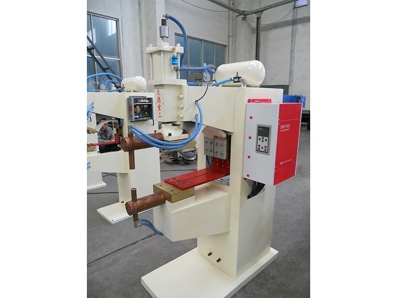 Máquina de soldagem de ponto de frequência média padrão