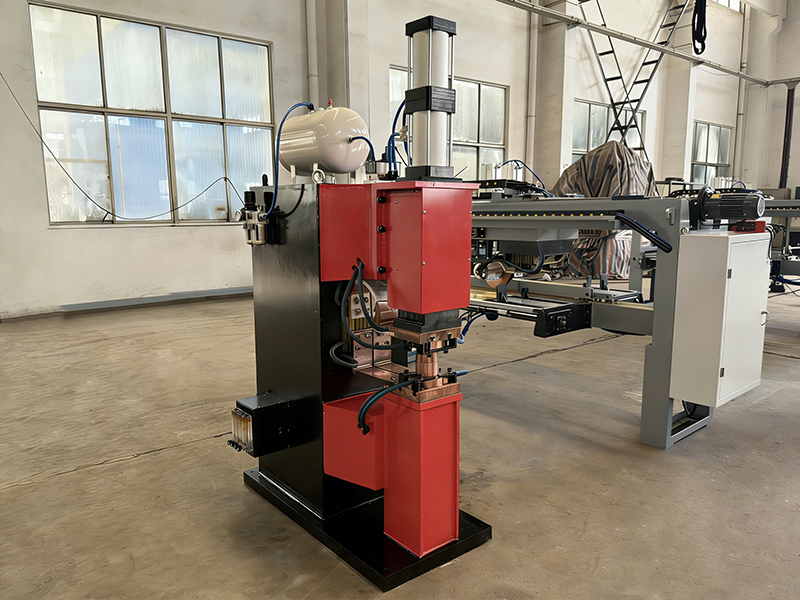 Máquina de soldagem de projeção de frequência média